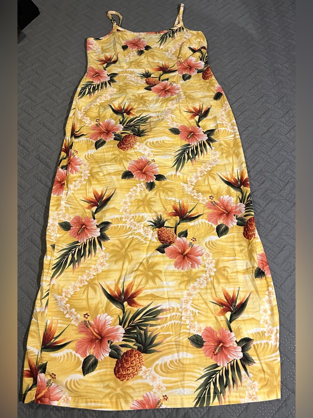 Hilo Hattie The Hawaiian Original, Yellow Dress with Pink Hibiscus Print Size 10